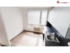 Pronájem bytu 2+1, Praha - Kobylisy, Chabařovická, 67 m2