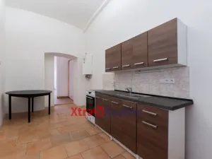 Prodej bytu 1+1, Teplice, Školní, 70 m2