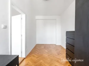 Pronájem bytu 2+kk, Praha, Argentinská, 44 m2