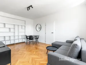 Pronájem bytu 2+kk, Praha, Argentinská, 44 m2