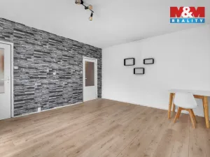 Prodej bytu 2+1, Skuteč, Družstevní, 63 m2