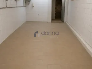 Pronájem skladu, Praha, náměstí Protifašistických bojovníků, 220 m2