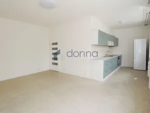 Pronájem bytu 1+kk, Praha, Hartigova, 36 m2