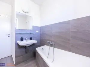 Prodej bytu 2+kk, Staré Město - Stříbrnice, 48 m2