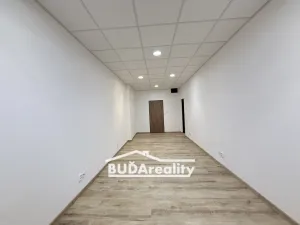 Pronájem kanceláře, Zlín, nám. T. G. Masaryka, 24 m2