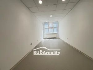 Pronájem kanceláře, Zlín, nám. T. G. Masaryka, 24 m2