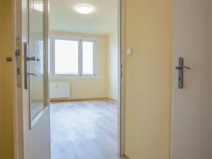 Pronájem bytu 1+kk, Praha, Jahodová, 25 m2