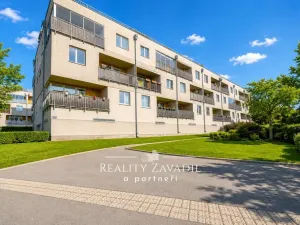 Pronájem bytu 1+kk, Praha - Uhříněves, Venušina, 32 m2