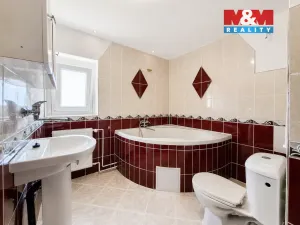 Pronájem bytu 3+1, Kadaň, Obránců míru, 70 m2