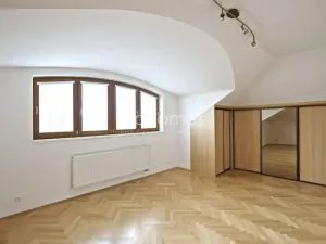 Pronájem rodinného domu, Praha - Nebušice, 253 m2