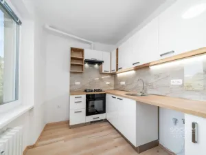 Pronájem bytu 2+1, Praha - Žižkov, Pod lipami, 58 m2