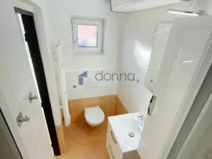 Pronájem bytu 1+kk, Praha, Kutnohorská, 34 m2