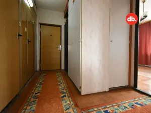 Prodej bytu 4+1, Ostrov, Lidická, 84 m2