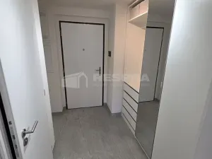 Pronájem bytu 1+kk, Praha - Chodov, Komárkova, 30 m2
