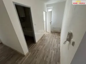 Pronájem bytu 2+1, Karlovy Vary, Závodu míru, 71 m2