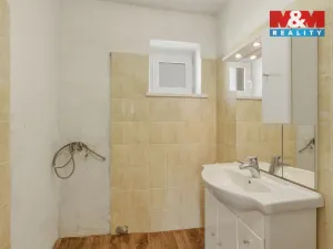 Prodej bytu 3+1, Slavětín, Nádražní, 64 m2