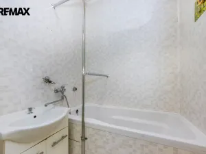Prodej bytu 2+1, Praha - Malešice, Káranská, 54 m2