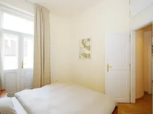 Pronájem bytu 2+kk, Praha - Vinohrady, Polská, 50 m2