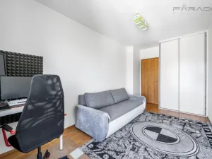 Pronájem bytu 3+kk, Praha - Hloubětín, Nademlejnská, 86 m2