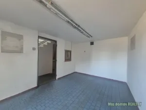 Pronájem výrobních prostor, Světice, V Zahradách, 1100 m2