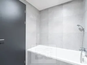 Pronájem bytu 2+kk, Praha - Vysočany, Poděbradská, 51 m2