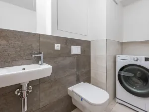 Pronájem bytu 2+kk, Praha - Karlín, U Mlýnského kanálu, 58 m2