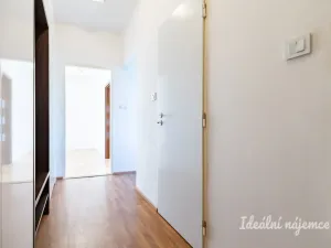 Pronájem bytu 2+1, Praha - Záběhlice, Jabloňová, 51 m2