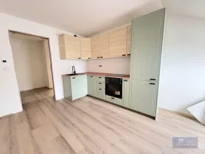 Pronájem bytu 2+kk, Praha - Libeň, Kotlaska, 43 m2