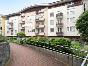 Pronájem bytu 1+kk, Praha - Kyje, Za černým mostem, 34 m2