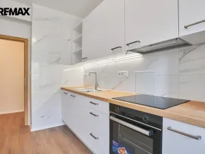 Pronájem bytu 2+1, Praha - Vršovice, Amurská, 73 m2