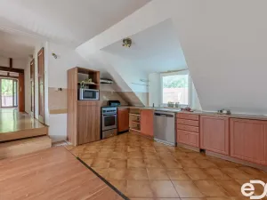 Prodej rodinného domu, Sezemice - Veská, 163 m2