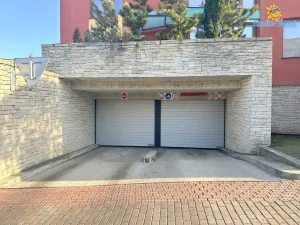 Pronájem garážového stání, Praha - Braník, Na Zemance, 16 m2