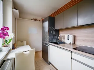 Prodej bytu 3+1, Čestice, 72 m2