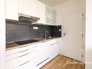 Pronájem bytu 1+1, Praha - Bohnice, Cafourkova, 32 m2
