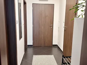 Pronájem bytu 2+kk, Praha, Ondrákové, 51 m2