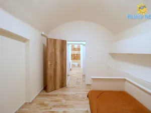 Pronájem bytu 1+kk, Praha - Košíře, Plzeňská, 30 m2