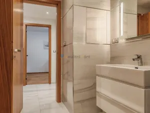 Pronájem bytu 1+kk, Praha - Smíchov, U Nikolajky, 39 m2