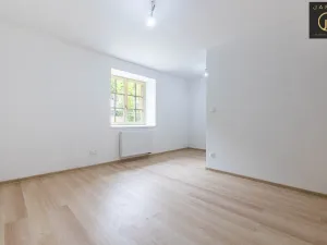 Prodej bytu 2+kk, Jáchymov, náměstí Republiky, 43 m2