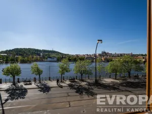 Prodej bytu 2+kk, Praha - Staré Město, Smetanovo nábřeží, 77 m2