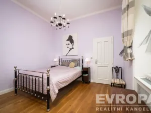 Prodej bytu 2+kk, Praha - Staré Město, Smetanovo nábřeží, 77 m2