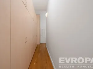 Prodej bytu 2+kk, Praha - Staré Město, Smetanovo nábřeží, 77 m2