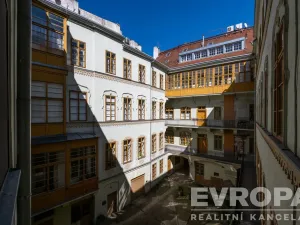 Prodej bytu 2+kk, Praha - Staré Město, Smetanovo nábřeží, 77 m2