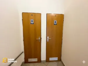 Pronájem obchodního prostoru, Hodonín, Masarykovo nám., 20 m2
