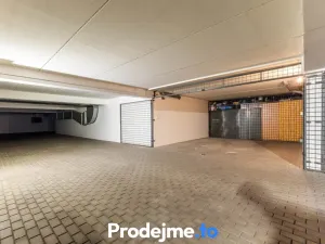 Prodej garáže, Znojmo, náměstí Svobody, 30 m2