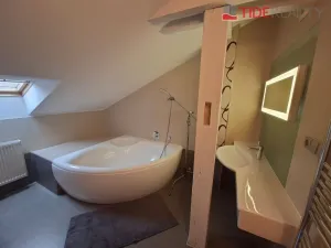 Pronájem bytu 2+kk, Praha, Šeříková, 114 m2