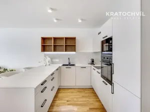 Prodej bytu 2+kk, Praha - Smíchov, Grafická, 70 m2
