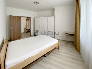 Pronájem bytu 3+kk, Praha, Pod radnicí, 75 m2