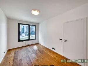 Pronájem apartmánu, Praha - Smíchov, Grafická, 61 m2