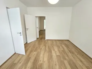 Pronájem bytu 2+1, Praha, Šantrochova, 59 m2