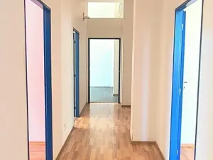 Pronájem kanceláře, Praha - Kobylisy, Horňátecká, 17 m2